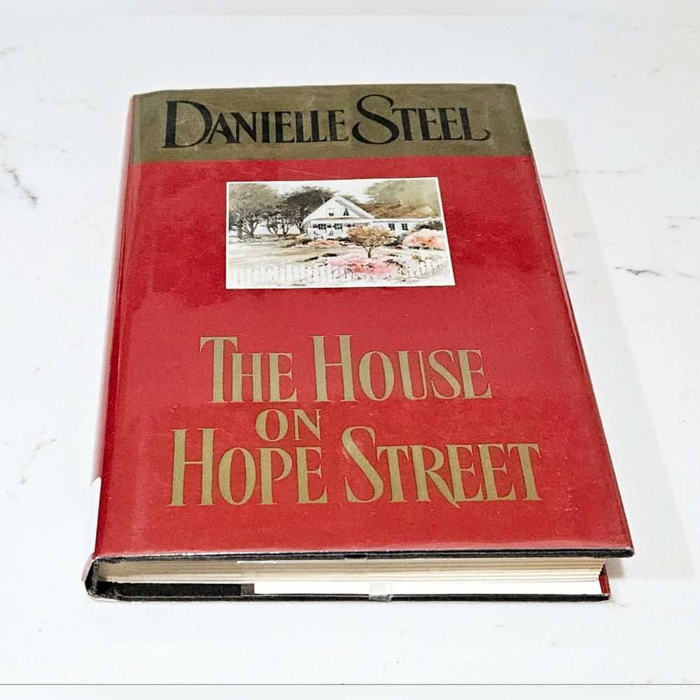 BOGO The House on Hope Street: A Novel Danielle Steel Hardcover Book Romance